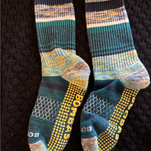 Four Pairs of  Bombas Women’s Colorful Striped Gripper Yoga Socks - Picture 4 of 5